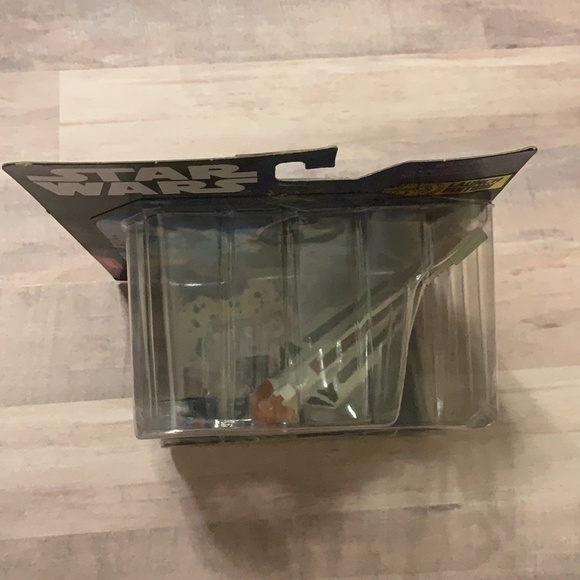 Star Wars Micro Galaxy Squadron Asajj Ventress’s Ginivex Starfighter - Picture 8 of 10